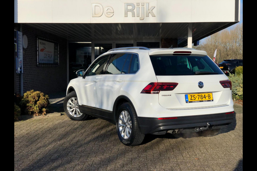 Volkswagen Tiguan 1.5 TSI Comfortline Business | Navi, ACC, Pano, Carplay/Android, Clima, Trekhaak | Dealeronderhouden | NAP |