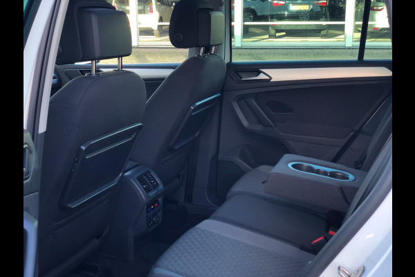 Volkswagen Tiguan 1.5 TSI Comfortline Business | Navi, ACC, Pano, Carplay/Android, Clima, Trekhaak | Dealeronderhouden | NAP |