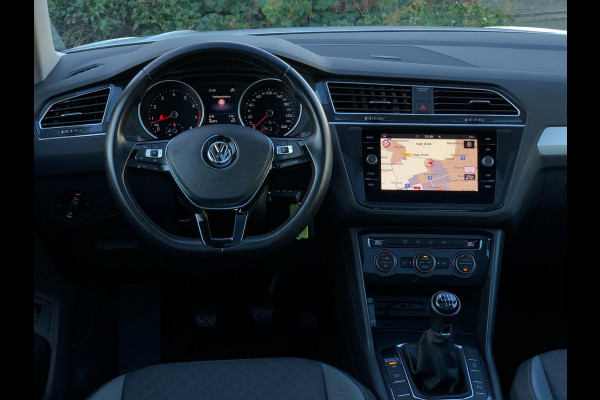 Volkswagen Tiguan 1.5 TSI Comfortline Business | Navi, ACC, Pano, Carplay/Android, Clima, Trekhaak | Dealeronderhouden | NAP |