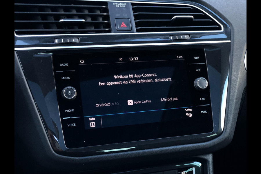 Volkswagen Tiguan 1.5 TSI Comfortline Business | Navi, ACC, Pano, Carplay/Android, Clima, Trekhaak | Dealeronderhouden | NAP |