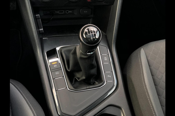 Volkswagen Tiguan 1.5 TSI Comfortline Business | Navi, ACC, Pano, Carplay/Android, Clima, Trekhaak | Dealeronderhouden | NAP |