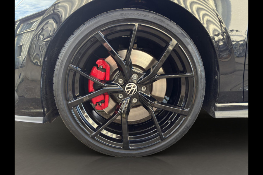 Volkswagen Golf 2.0 TSI GTI | Panorama | Head Up | 19" Velg | Sfeer | IQ Light | Harman-Kardon | ACC |