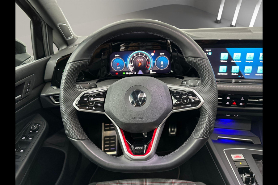 Volkswagen Golf 2.0 TSI GTI | Panorama | Head Up | 19" Velg | Sfeer | IQ Light | Harman-Kardon | ACC |