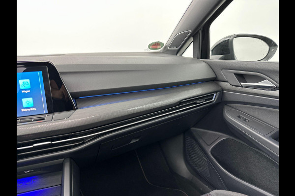 Volkswagen Golf 2.0 TSI GTI | Panorama | Head Up | 19" Velg | Sfeer | IQ Light | Harman-Kardon | ACC |