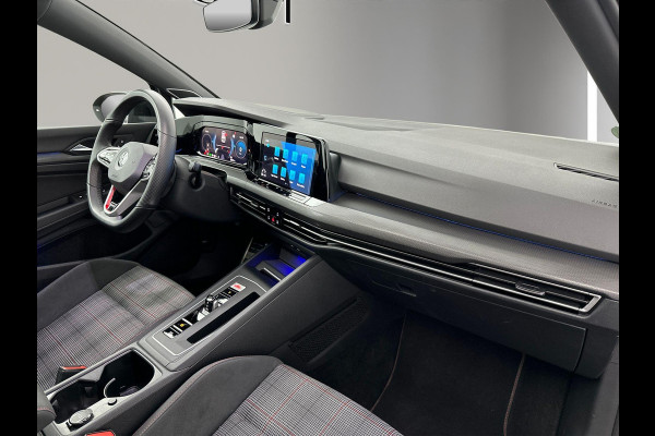 Volkswagen Golf 2.0 TSI GTI | Panorama | Head Up | 19" Velg | Sfeer | IQ Light | Harman-Kardon | ACC |