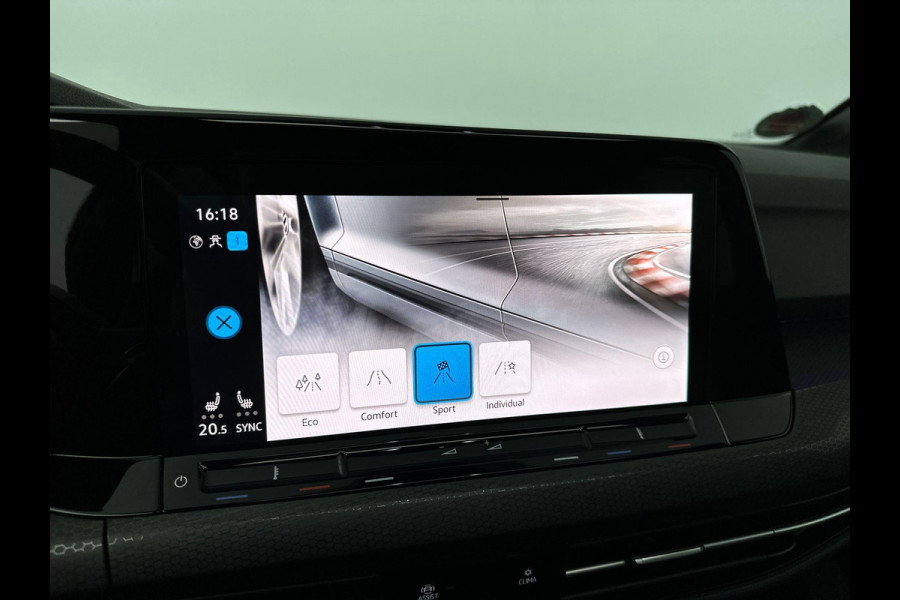 Volkswagen Golf 2.0 TSI GTI | Panorama | Head Up | 19" Velg | Sfeer | IQ Light | Harman-Kardon | ACC |