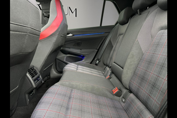 Volkswagen Golf 2.0 TSI GTI | Panorama | Head Up | 19" Velg | Sfeer | IQ Light | Harman-Kardon | ACC |