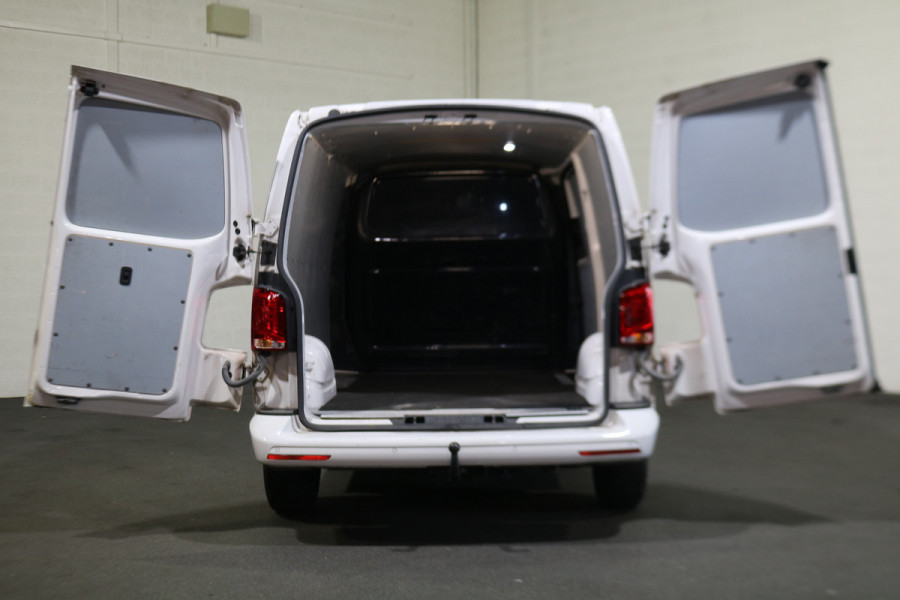 Volkswagen Transporter 2.0 TDI 150pk L2 H1 Automaat Airco Camera Trekhaak