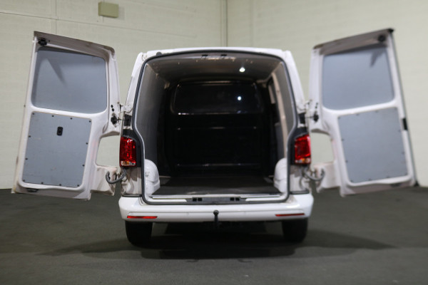 Volkswagen Transporter 2.0 TDI 150pk L2 H1 Automaat Airco Camera Trekhaak