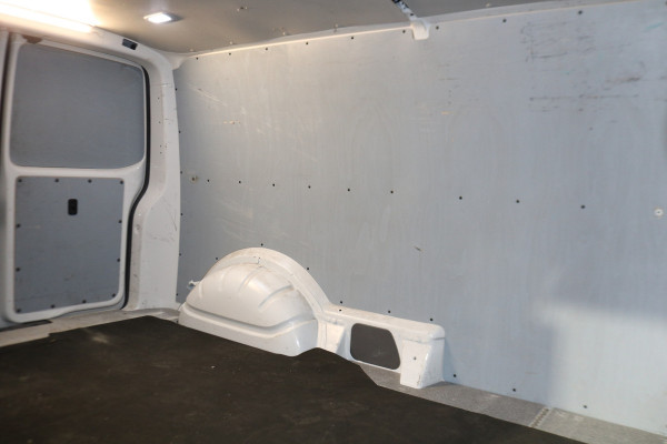 Volkswagen Transporter 2.0 TDI 150pk L2 H1 Automaat Airco Camera Trekhaak