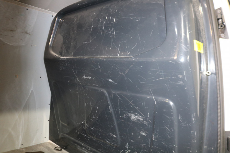 Volkswagen Transporter 2.0 TDI 150pk L2 H1 Automaat Airco Camera Trekhaak