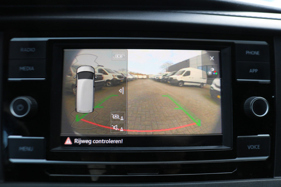 Volkswagen Transporter 2.0 TDI 150pk L2 H1 Automaat Airco Camera Trekhaak