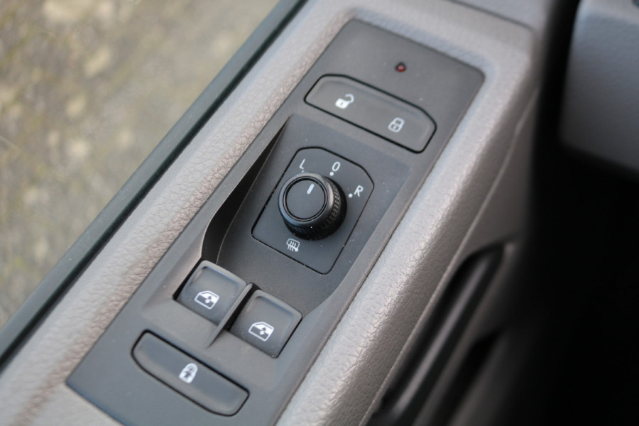 Volkswagen Transporter 2.0 TDI 150pk L2 H1 Automaat Airco Camera Trekhaak