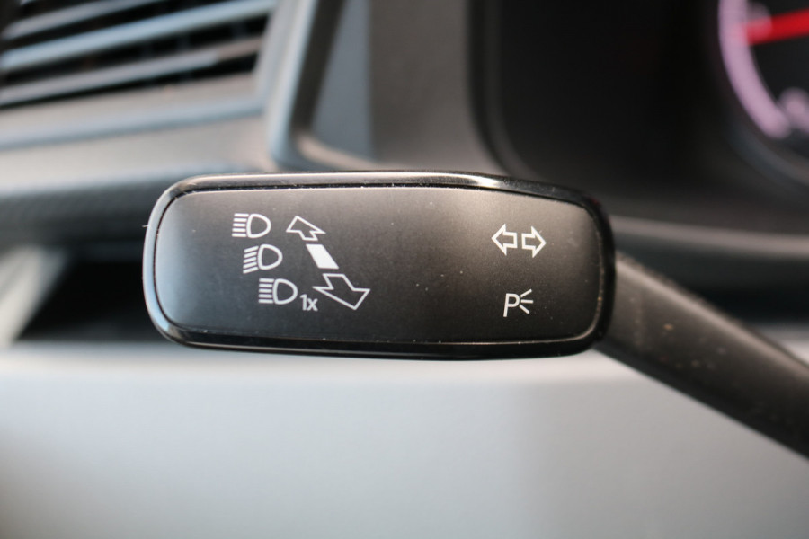 Volkswagen Transporter 2.0 TDI 150pk L2 H1 Automaat Airco Camera Trekhaak