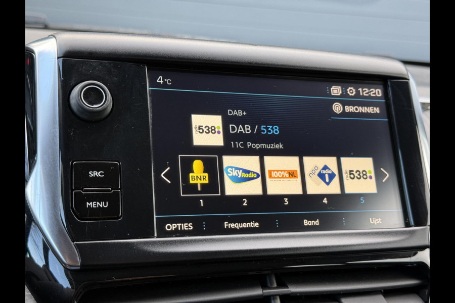 Peugeot 2008 1.2 PureTech Blue Lion Automaat,110pk,Trekhaak,Dealer Onderhouden,Navi,Airco,Cruise,Pdc,N.A.P,Bj 12-2017,Distributie vv 2023,Apk tot 06-2026