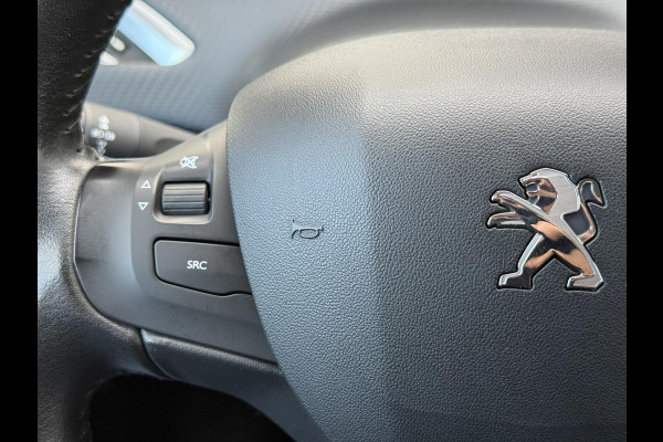 Peugeot 2008 1.2 PureTech Blue Lion Automaat,110pk,Trekhaak,Dealer Onderhouden,Navi,Airco,Cruise,Pdc,N.A.P,Bj 12-2017,Distributie vv 2023,Apk tot 06-2026