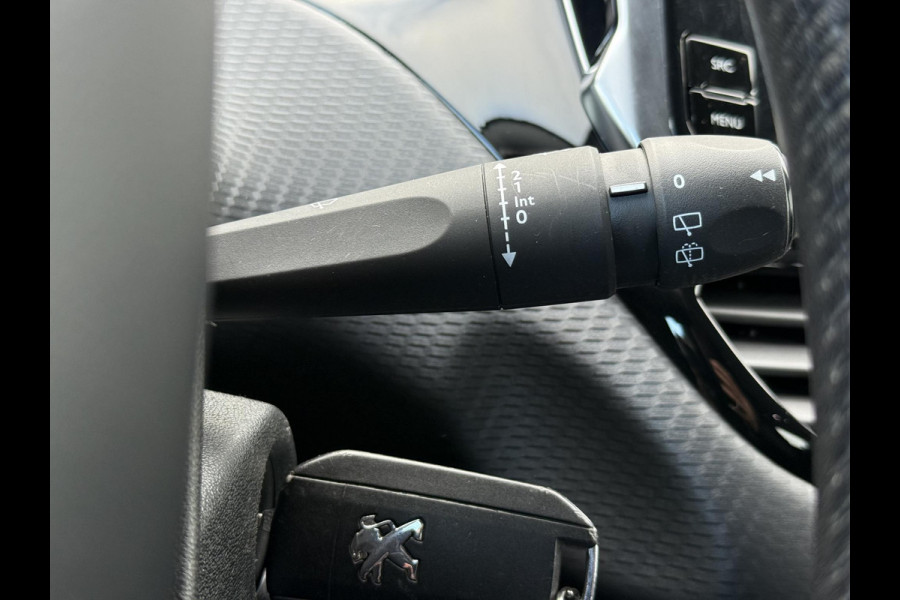 Peugeot 2008 1.2 PureTech Blue Lion Automaat,110pk,Trekhaak,Dealer Onderhouden,Navi,Airco,Cruise,Pdc,N.A.P,Bj 12-2017,Distributie vv 2023,Apk tot 06-2026