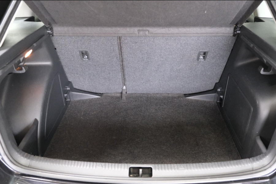 Škoda Rapid Spaceback 1.0 TSI Greentech Clever Automaat - N.A.P. Airco, Cruise, Navi, PDC, Trekhaak.