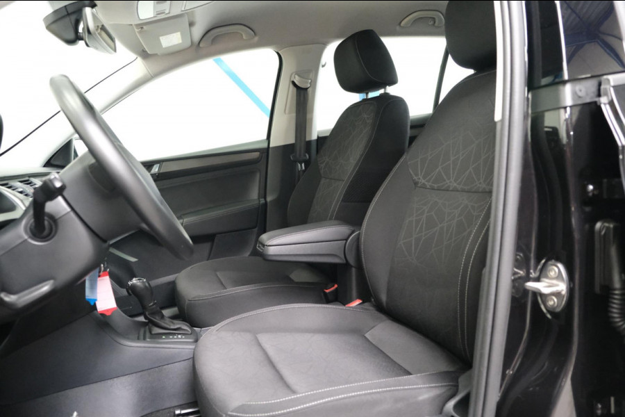 Škoda Rapid Spaceback 1.0 TSI Greentech Clever Automaat - N.A.P. Airco, Cruise, Navi, PDC, Trekhaak.