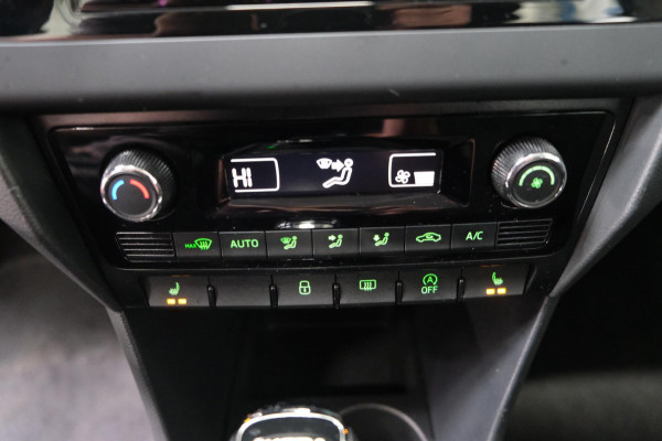 Škoda Rapid Spaceback 1.0 TSI Greentech Clever Automaat - N.A.P. Airco, Cruise, Navi, PDC, Trekhaak.
