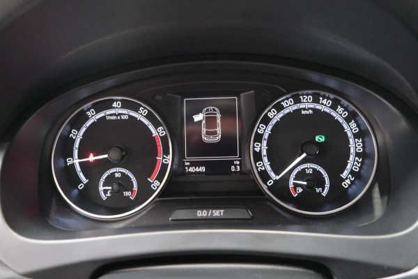Škoda Rapid Spaceback 1.0 TSI Greentech Clever Automaat - N.A.P. Airco, Cruise, Navi, PDC, Trekhaak.