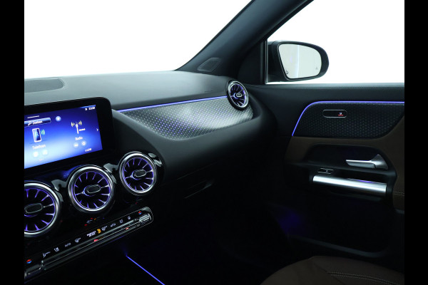 Mercedes-Benz GLA 250 e AMG Plug-In Hybride Panoramadak | Navigatie | MBUX wide screen | Parking support | Inclusief 24 maanden Mercedes-Benz Certified garantie voor Europa.