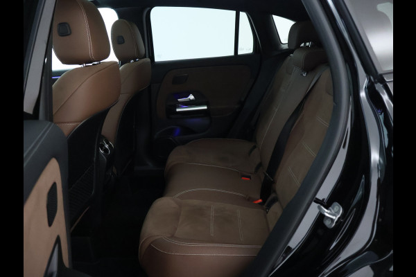 Mercedes-Benz GLA 250 e AMG Plug-In Hybride Panoramadak | Navigatie | MBUX wide screen | Parking support | Inclusief 24 maanden Mercedes-Benz Certified garantie voor Europa.