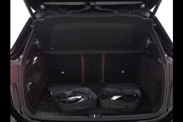 Mercedes-Benz GLA 250 e AMG Plug-In Hybride Panoramadak | Navigatie | MBUX wide screen | Parking support | Inclusief 24 maanden Mercedes-Benz Certified garantie voor Europa.
