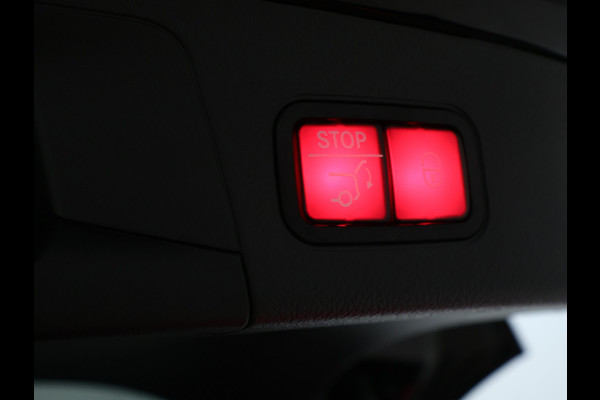 Mercedes-Benz GLA 250 e AMG Plug-In Hybride Panoramadak | Navigatie | MBUX wide screen | Parking support | Inclusief 24 maanden Mercedes-Benz Certified garantie voor Europa.