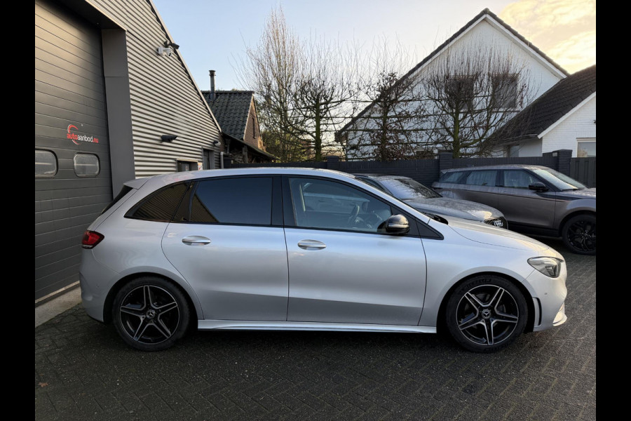 Mercedes-Benz B-Klasse 180d AMG Night Edition | Camera | Widescreen | Navigatie | Elektrische Achterklep |
