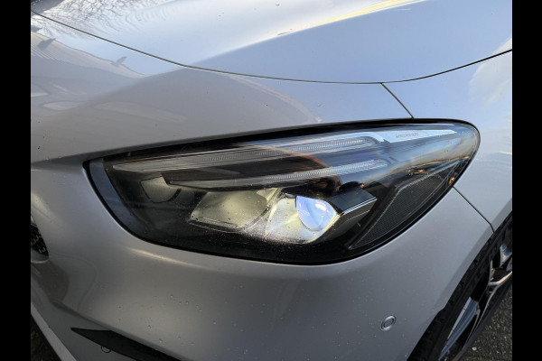 Mercedes-Benz B-Klasse 180d AMG Night Edition | Camera | Widescreen | Navigatie | Elektrische Achterklep |