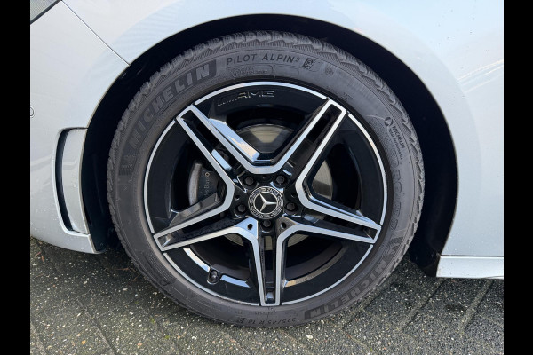 Mercedes-Benz B-Klasse 180d AMG Night Edition | Camera | Widescreen | Navigatie | Elektrische Achterklep |