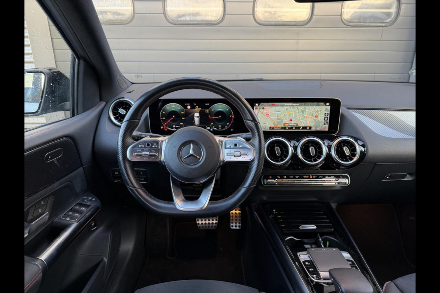 Mercedes-Benz B-Klasse 180d AMG Night Edition | Camera | Widescreen | Navigatie | Elektrische Achterklep |