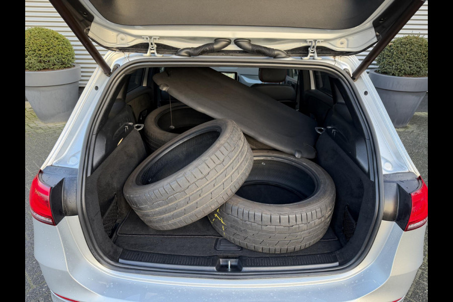 Mercedes-Benz B-Klasse 180d AMG Night Edition | Camera | Widescreen | Navigatie | Elektrische Achterklep |