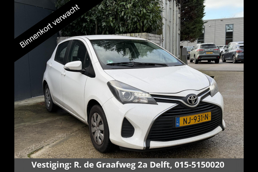 Toyota Yaris 1.0 VVT-i Aspiration | Achteruitrijcamera | Bluetooth telefoonvoorbereiding |