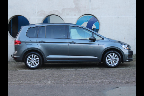 Volkswagen Touran 1.5 TSI Comfortline | TREKHAAK | NAVIGATIE | ACHTERUITRIJCAMERA |