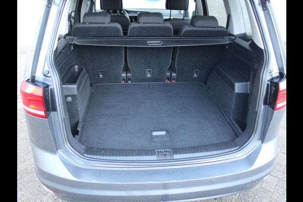 Volkswagen Touran 1.5 TSI Comfortline | TREKHAAK | NAVIGATIE | ACHTERUITRIJCAMERA |