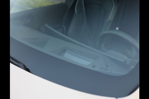 BMW X3 30e xDrive | Trekhaak - Pano - Iconic Glow