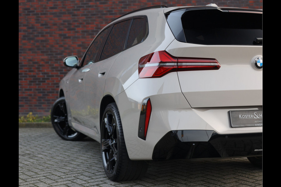 BMW X3 30e xDrive | Trekhaak - Pano - Iconic Glow