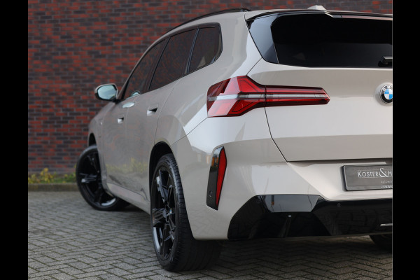 BMW X3 30e xDrive | Trekhaak - Pano - Iconic Glow