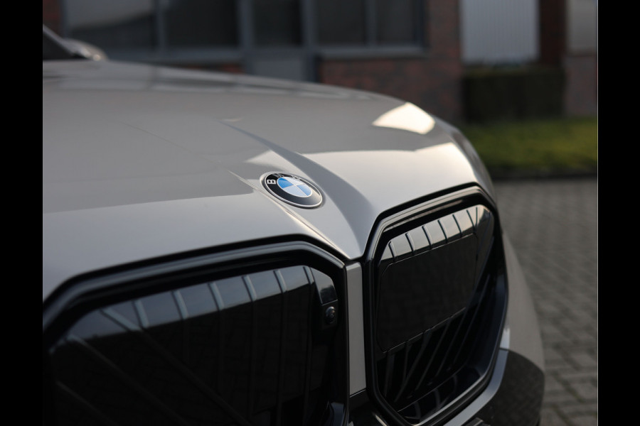 BMW X3 30e xDrive | Trekhaak - Pano - Iconic Glow