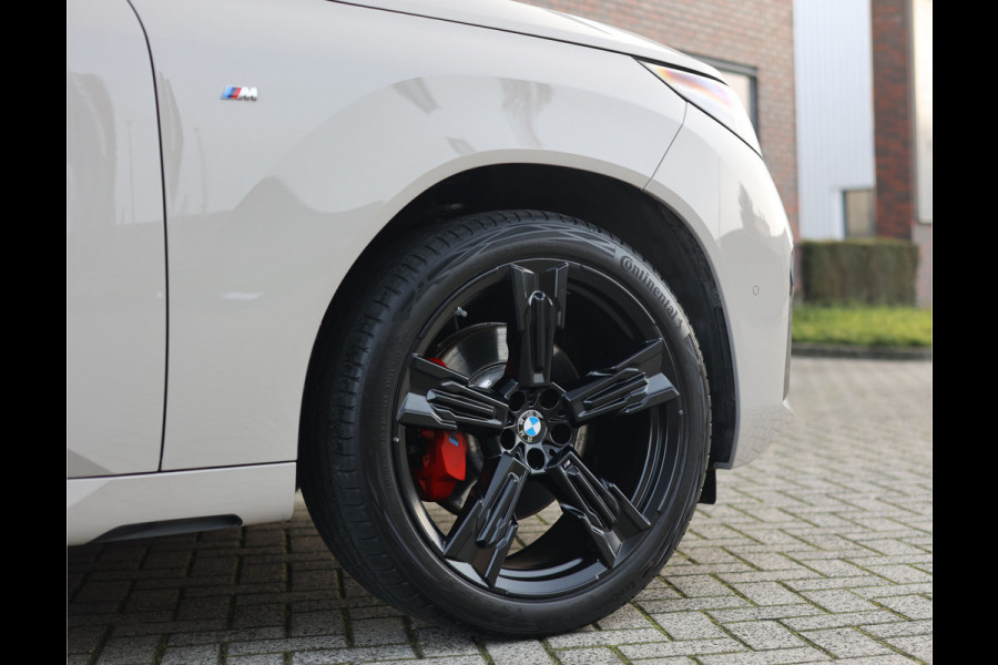 BMW X3 30e xDrive | Trekhaak - Pano - Iconic Glow