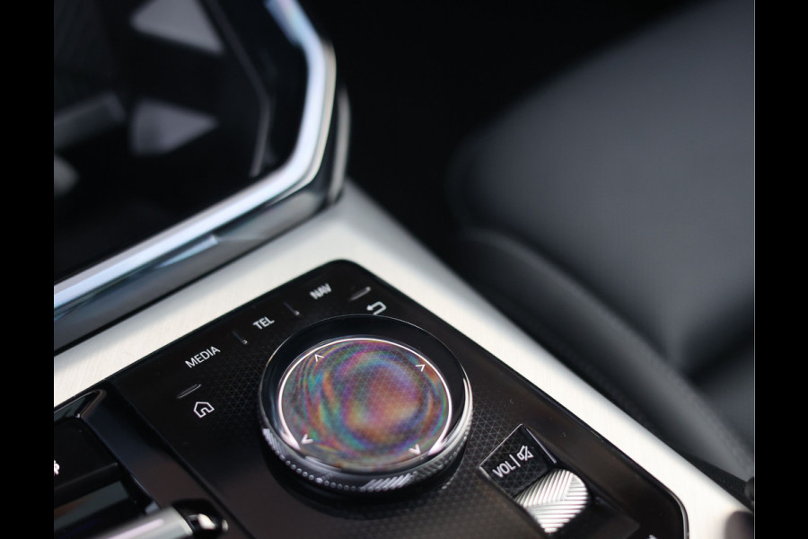 BMW X3 30e xDrive | Trekhaak - Pano - Iconic Glow