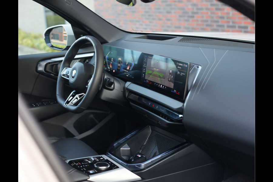 BMW X3 30e xDrive | Trekhaak - Pano - Iconic Glow