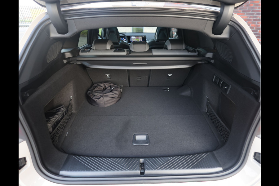 BMW X3 30e xDrive | Trekhaak - Pano - Iconic Glow