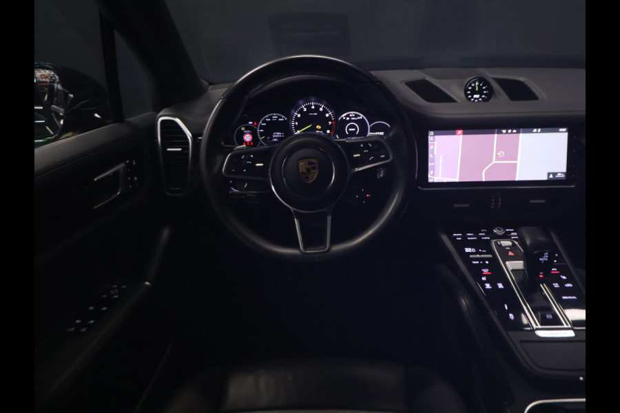 Porsche Cayenne 3.0 E-Hybrid [LUCHTVERING, SCHUIFKANTELDAK, MEMORY SEATS, ADAPTIVE CRUISE CONTROL, APPLE CARPLAY, HUD, BOSE, 360 CAMERA, PDC V+A, CLIMATE CONTROL]