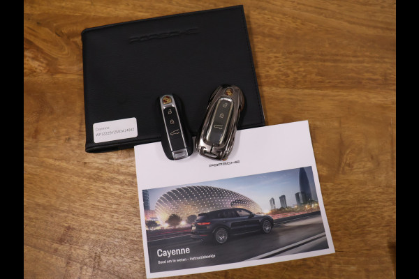 Porsche Cayenne 3.0 E-Hybrid [LUCHTVERING, SCHUIFKANTELDAK, MEMORY SEATS, ADAPTIVE CRUISE CONTROL, APPLE CARPLAY, HUD, BOSE, 360 CAMERA, PDC V+A, CLIMATE CONTROL]