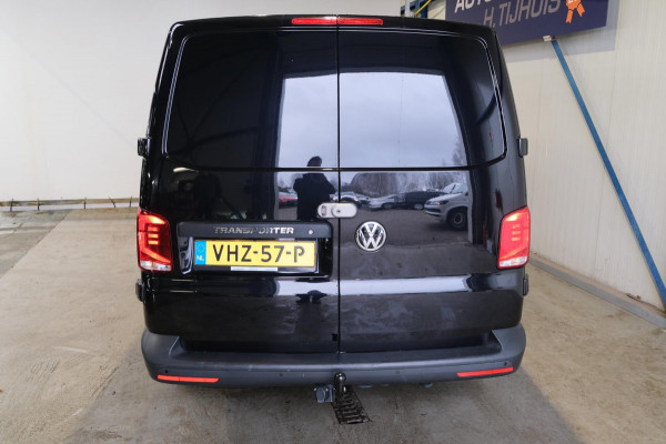 Volkswagen Transporter 2.0 TDI L2H1 28 - N.A.P. Airco, Cruise, PDC, Trekhaak.