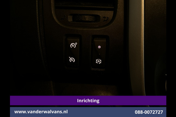Renault Trafic 2.0 dCi 120pk L2H1 inrichting Trilplaatlift Euro6 Airco | Camera | Omvormer | Navigatie | LED | Trekhaak Cruisecontrol, Parkeersensoren, Bijrijdersbank