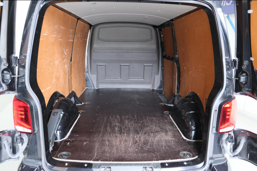 Volkswagen Transporter 2.0 TDI L2H1 28 - N.A.P. Airco, Cruise, Navi, PDC.